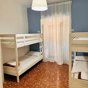 https://new-golden-house-1.it-romehotels.com